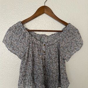Sky and Sparrow Gray Floral Off-Shoulder Blouse Size M